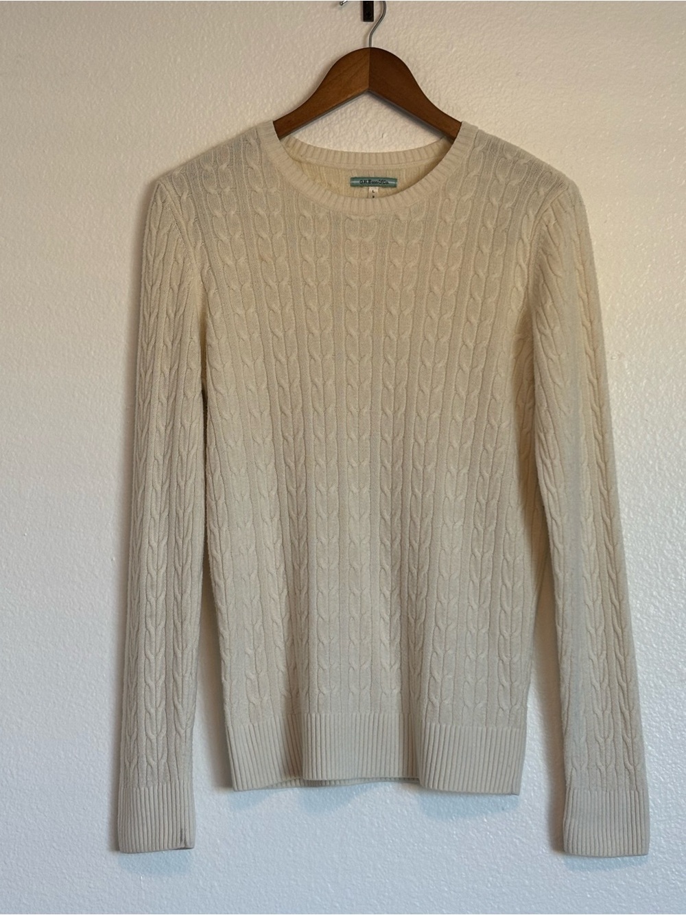 G.H. Bass & Co. Cream Cable Knit Crewneck Sweater